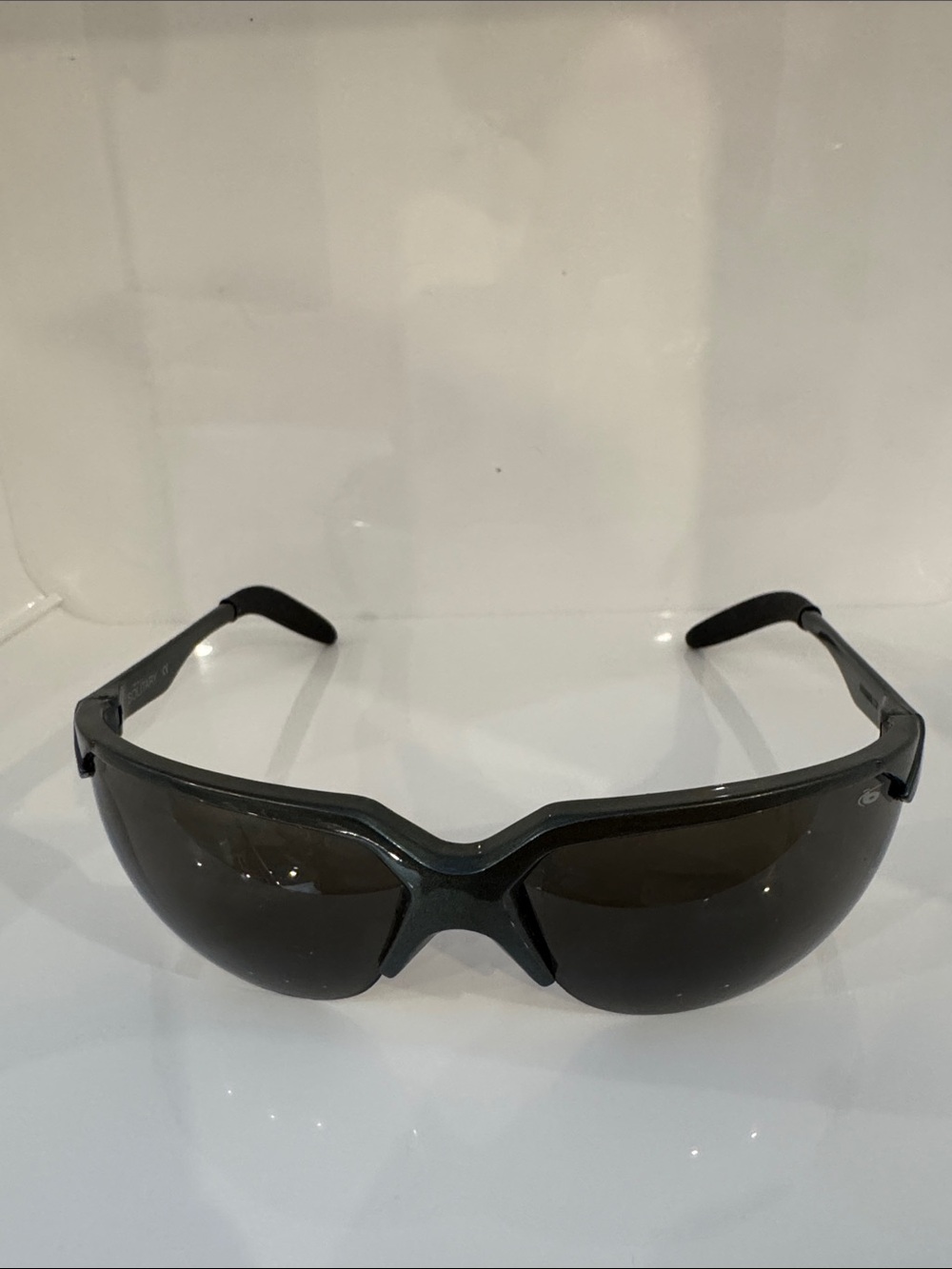 Like new Bolle green and black Polarized VR/AR Protective Glasses Made in France